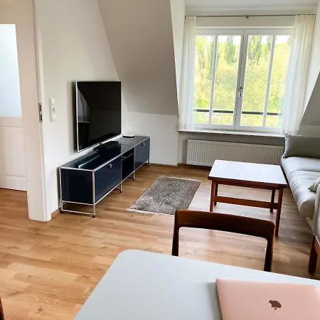 Schoenes Single Dachgeschoss-apartment Mit Mainblick Apartment *