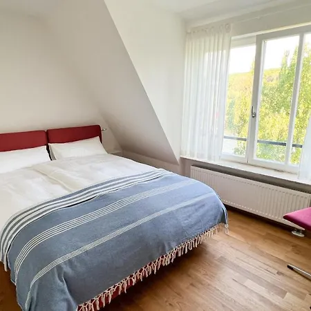 Schoenes Single Dachgeschoss-apartment Mit Mainblick