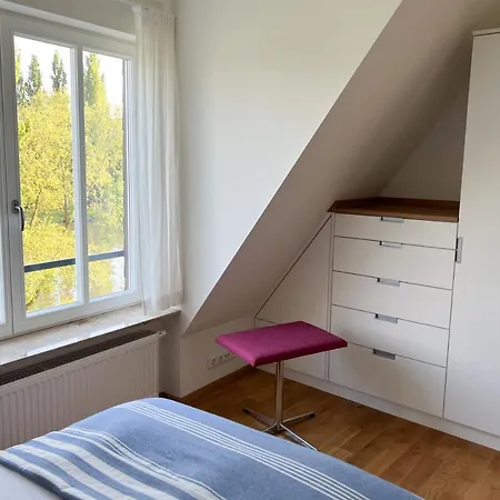 Apartment Schoenes Single Dachgeschoss-apartment Mit Mainblick