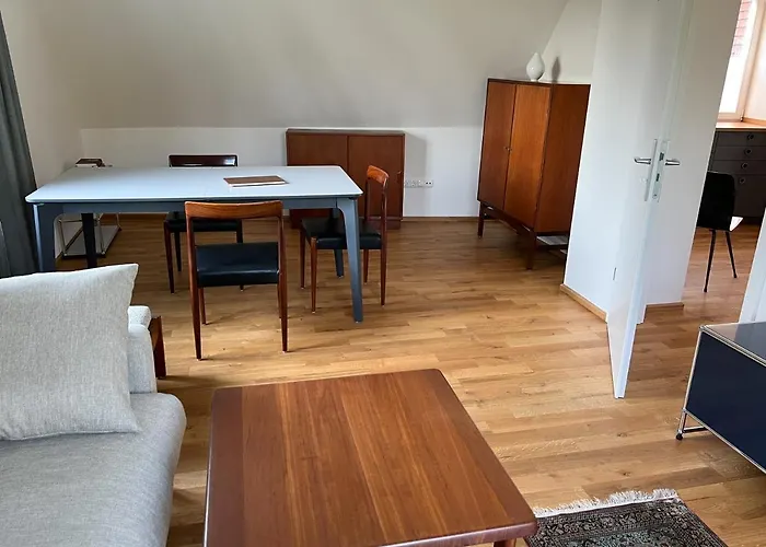 Schoenes Single Dachgeschoss-apartment Mit Mainblick 公寓 *